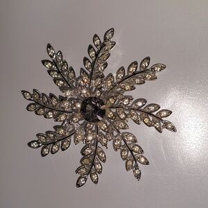Vintage Sarah Coventry Rhinestone Brooch